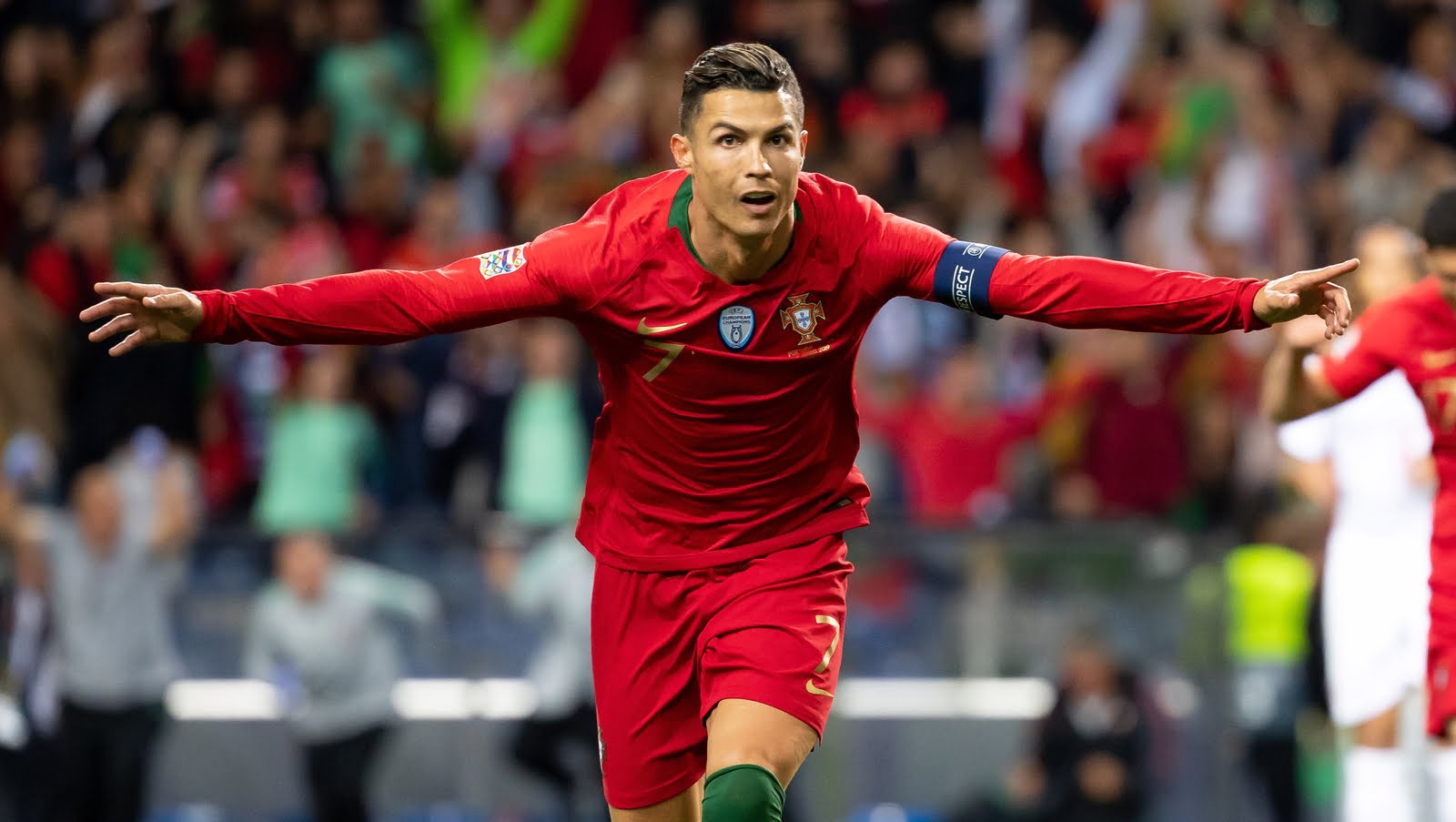 Ronaldo vừa là vận động viên thể thao và vừa là doanh nhân