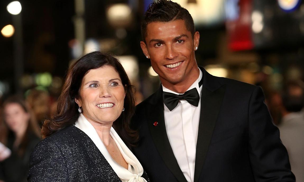 Bất ngờ với những cảm xúc của mẹ Ronaldo khi ghi bàn cho MU