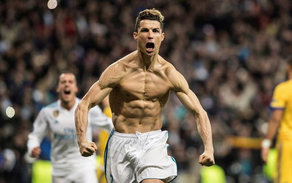 Ngoại hình ấn tượng của Cristiano Ronaldo ở tuổi 36