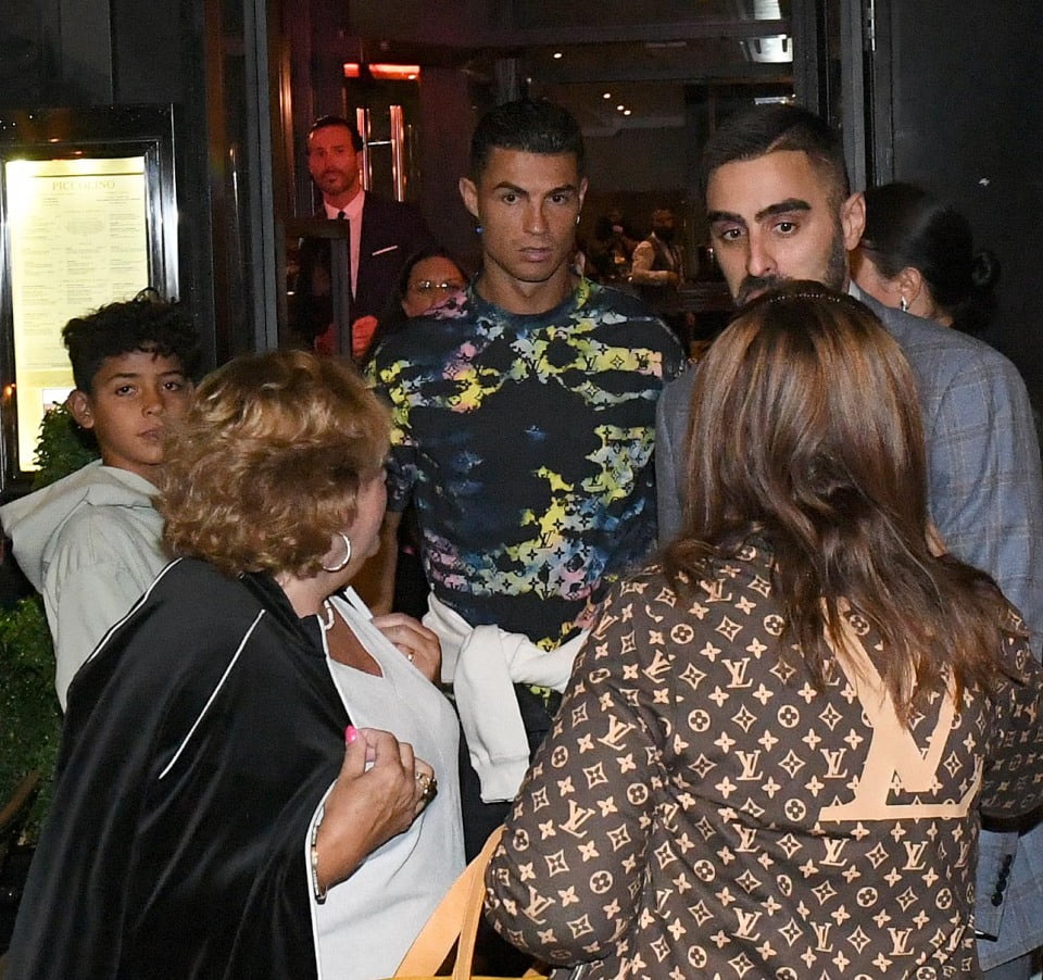 Ronaldo và gia đình an tâm hơn khi được Sergio và Jorge bảo vệ