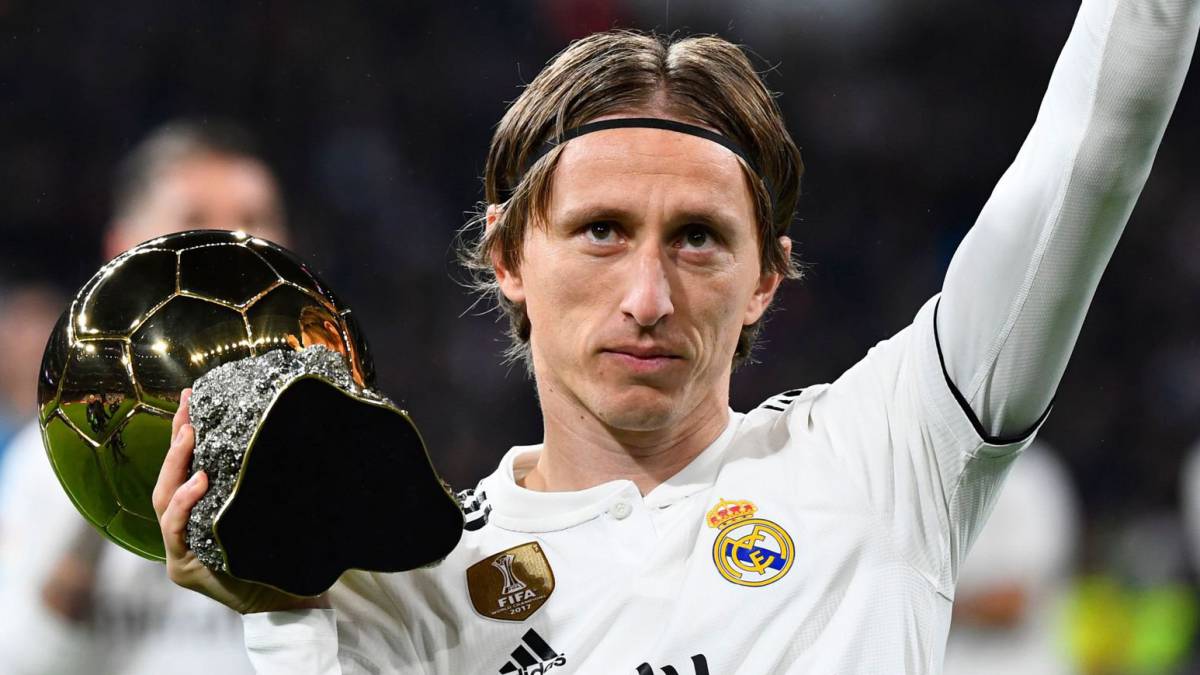 Tiền vệ Luka Modric đã ký hợp đồng 1 năm cùng với CLB Real Madrid