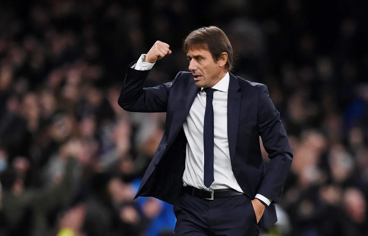 Antonio Conte được khen ngợi sau chiến thắng của Tottenham